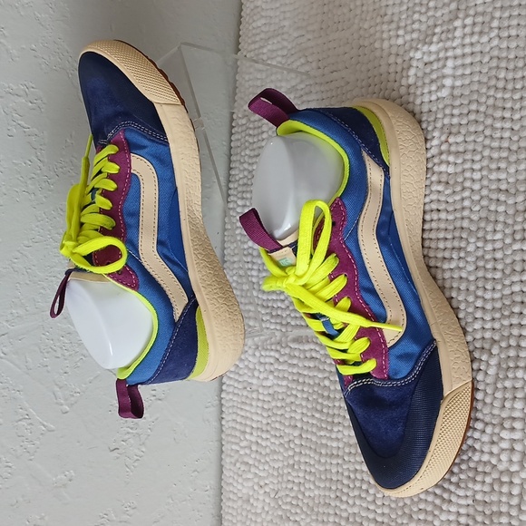 Vans Ultra Range Shoes - Picture 2 of 16